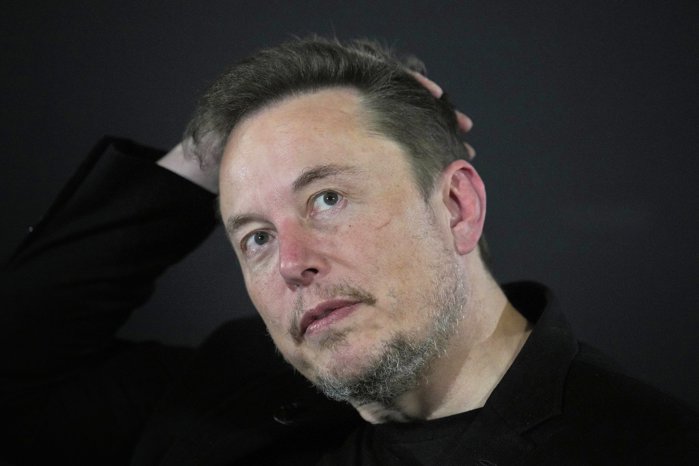 Musk acuză Ucraina că a încălcat termenii şi condiţiile de utilizare ale Starlink