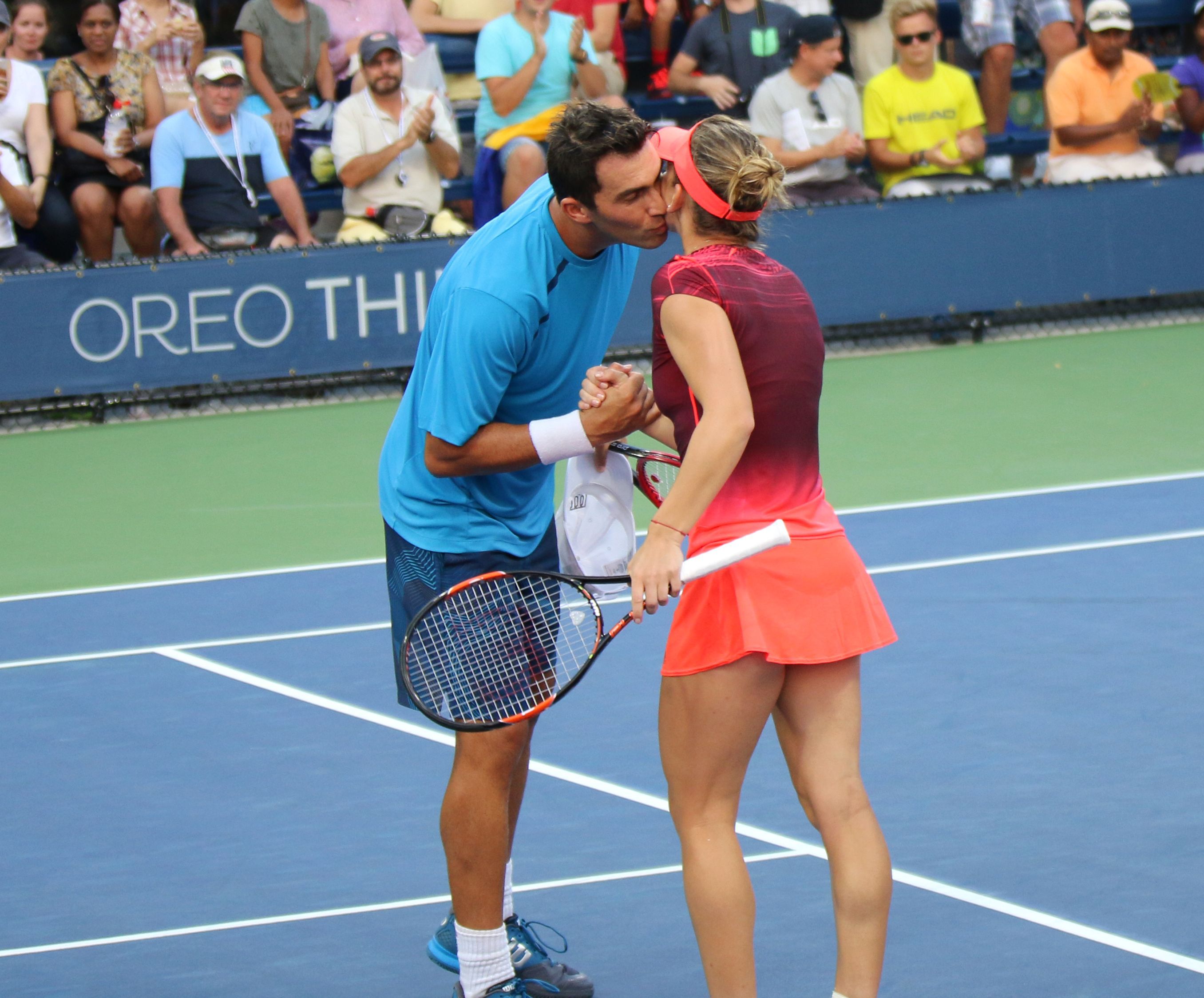US Open: Simona Halep şi Horia Tecău în sferturile de finală ale probei de dublu mixt