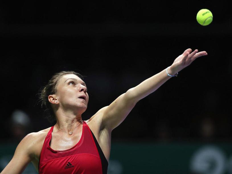 Simona Halep a fost învinsă categoric de Caroline Wozniacki, scor 6-0, 6-2, la Turneul Campioanelor