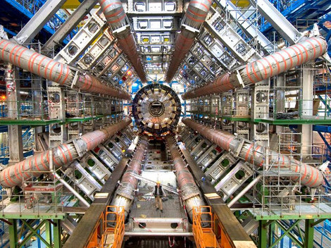O defecţiune electrică amână relansarea acceleratorului de particule de la CERN