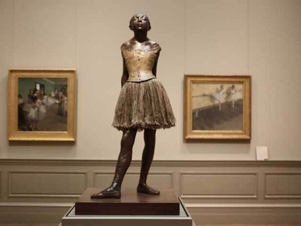Ash Similarity Bothersome Una dintre cele mai cunoscute sculpturi realizate de Edgar Degas, scoasă la  licitaţie pe 24 iunie