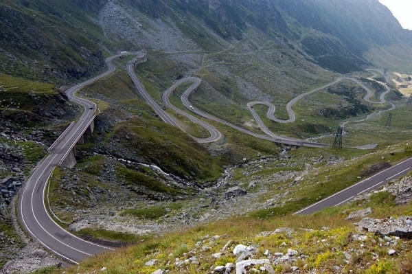 National Geographic: Transfăgărăşanul printre cele mai spectaculoase 10 drumuri din lume
