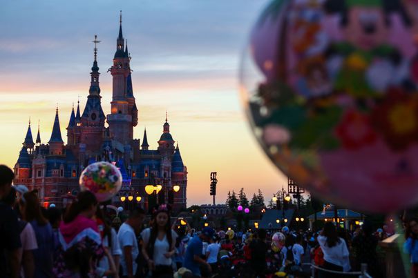 Compania Disney îşi închide parcul din Shanghai sub ameninţarea epidemiei cu noul tip de coronavirus