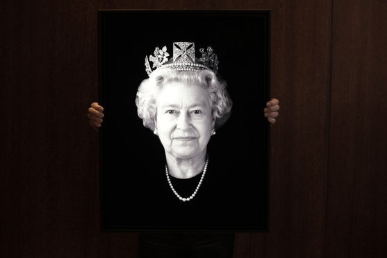 Începe înmormântarea Reginei Elisabeta a II-a la Castelul Windsor