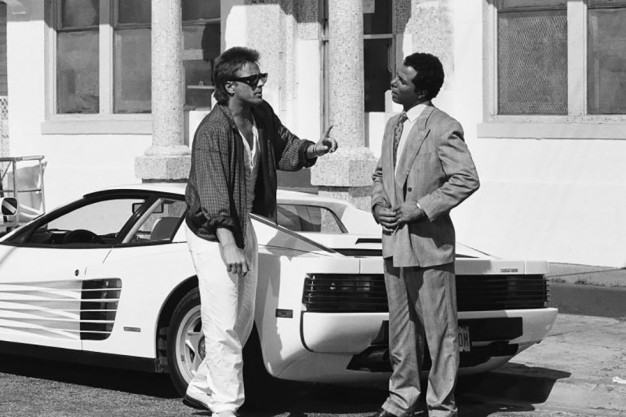 Un automobil din serialul "Miami Vice", scos la licitaţie, cu 1,75 milioane de dolari