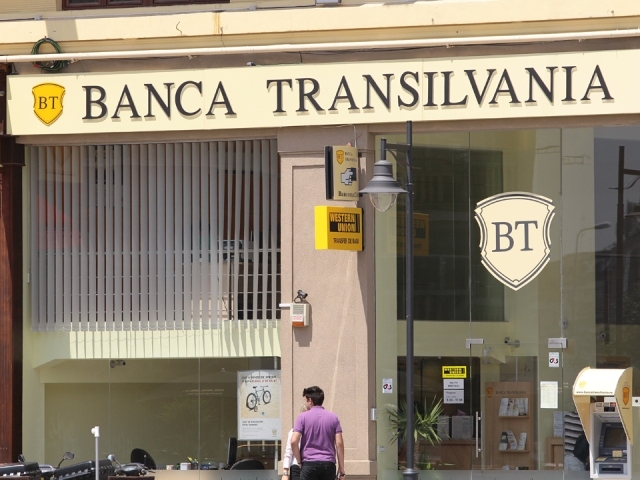 Un membru al consiliului de administraţie a vândut 130.000 de acţiuni Banca Transilvania