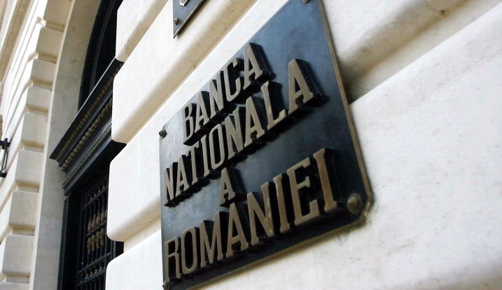 Bancherii plătesc mai puţin la depozite după tăierea...