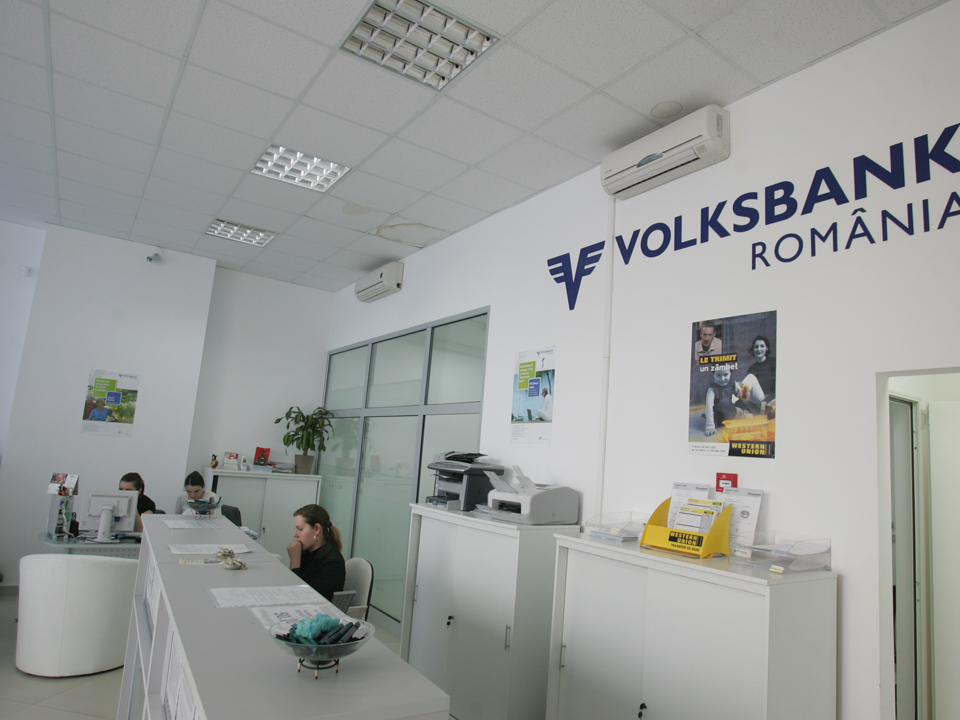 Volksbank deschide 10 centre de afaceri în 2014