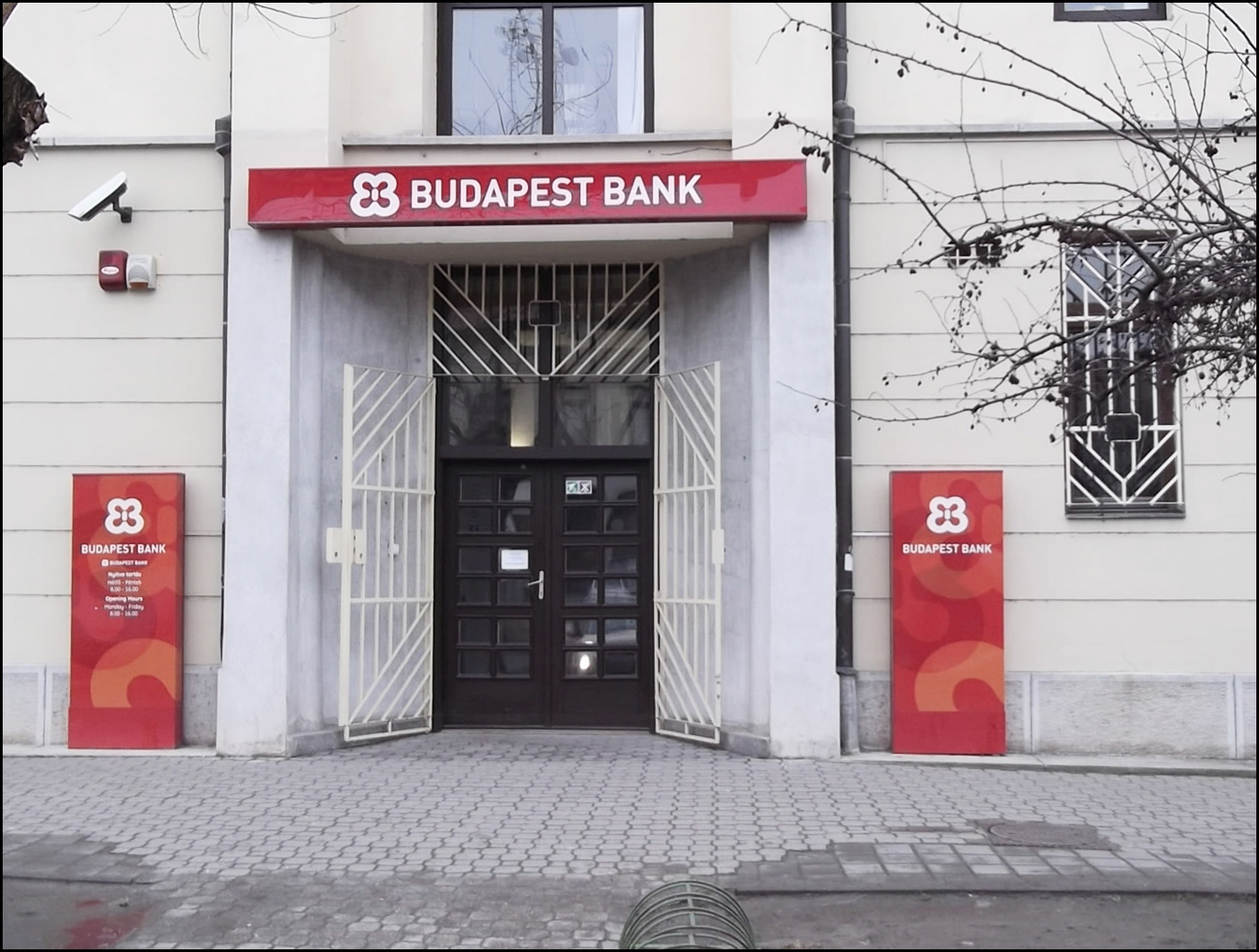 Ungaria ar putea continua ofensiva achiziţiilor bancare cu o unitate a General Electric
