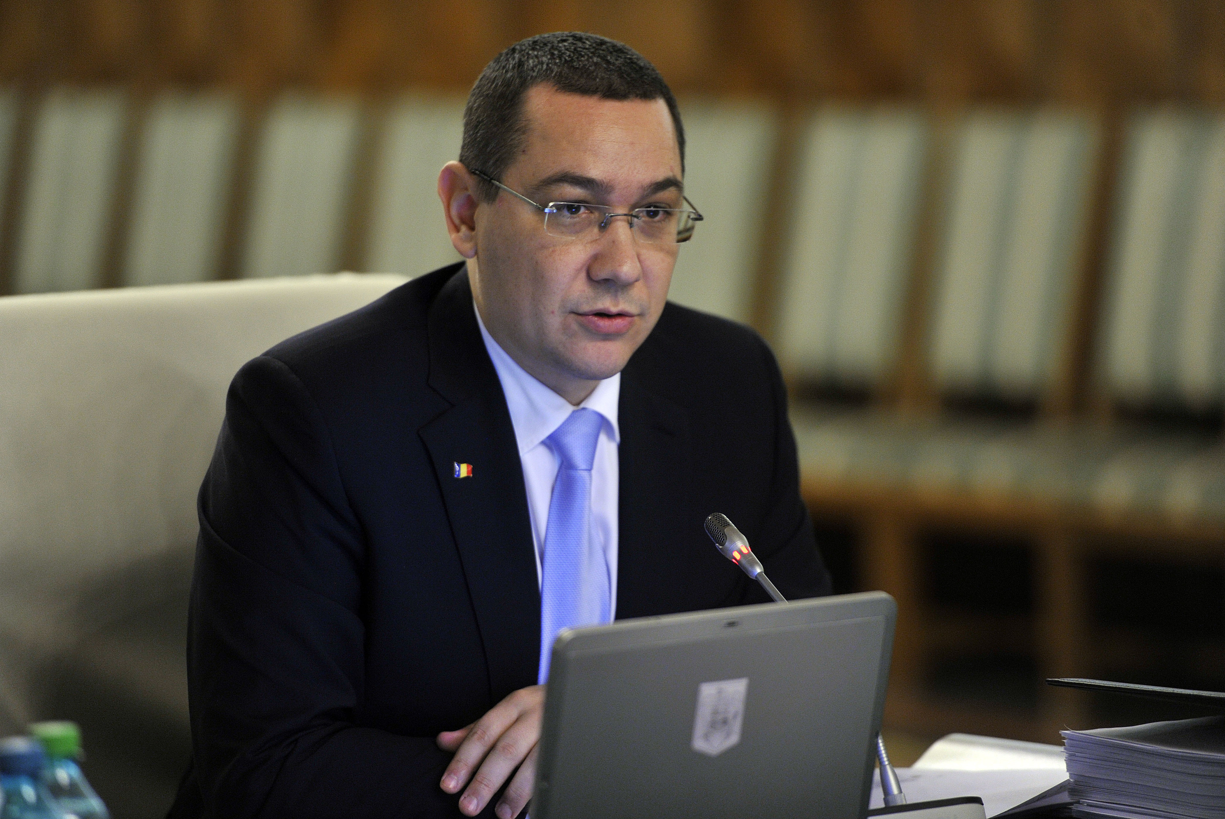Ponta:Nu cred în conversia forţată a creditelor, dar băncile ar trebui să suporte parte din pierderi