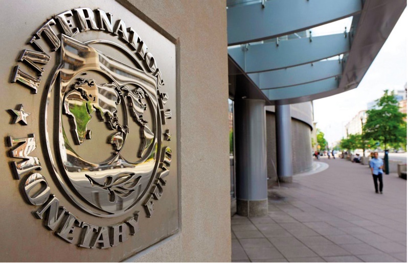 FMI: Schimbarea politicii monetare a SUA va duce la creşterea volatilităţii în pieţe