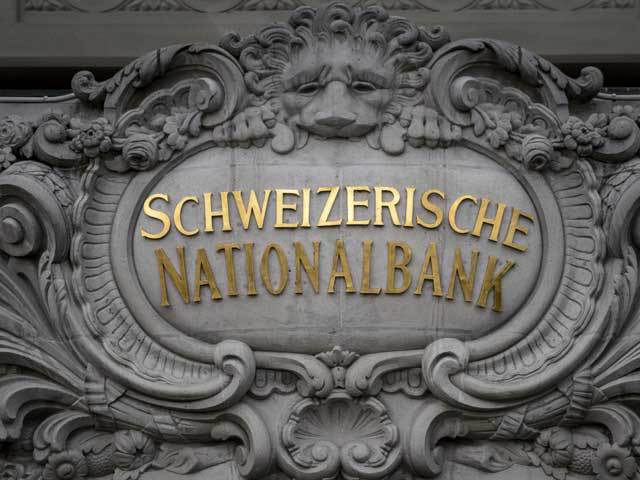 Banca Elveţiei a ieşit cu pierderi record din lupta cu speculatorii şi propriii concetăţeni: 30 mld. franci