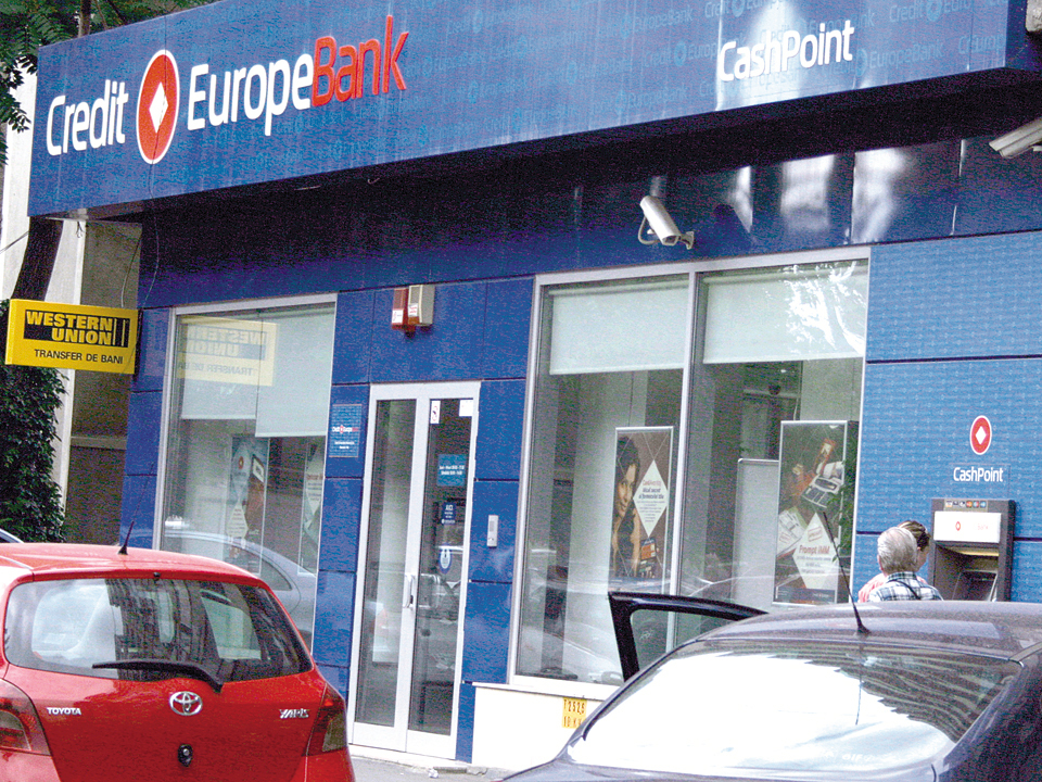 Credit Europe Bank a restructurat 1.000 credite în franci elveţieni, ratele fiind reduse cu 20%