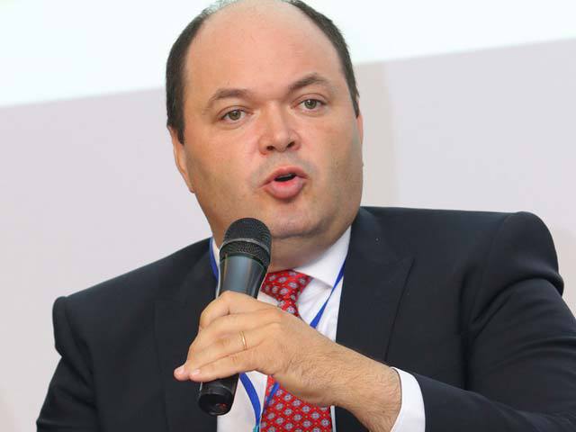 Ionuţ Dumitru, economist-şef Raiffeisen Bank: Politica fiscal-bugetara – evolutii si prioritati pentru anii urmatori