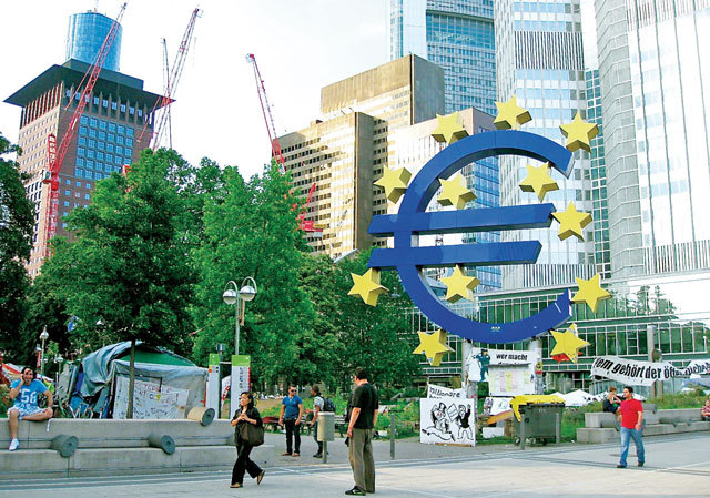 Cum se pot transforma incertitudinile din Europa într-o criză de încredere generală. Banca Centrală Europeană a insistat până la punctul în care a atins absurdul că inflaţia este trecătoare