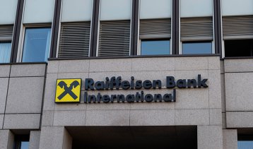 BREAKING: Raiffeisen Bank este în discuţii cu doi potenţiali cumpărători