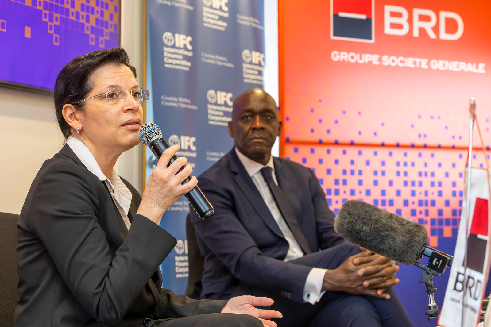 Maria Rousseva, CEO-ul BRD Groupe Societe Generale: BRD Societe Generale şi IFC, membră a Grupului Băncii Mondiale au încheiat un parteneriat prin care IFC va furniza o garanţie de risc pentru portofoliul BRD de până la 700 mil. euro. Capitalul deblocat se va îndrepta către finanţari sustenabile