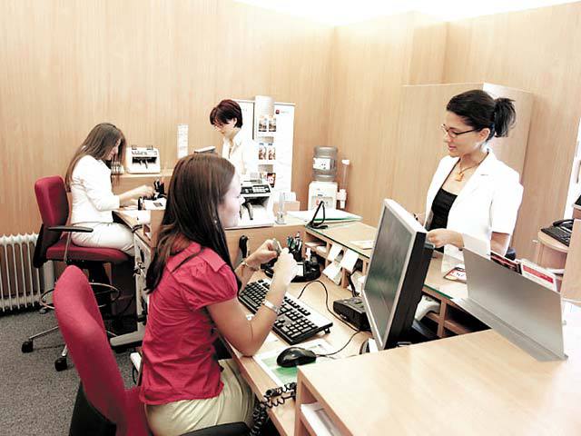 Investitorii străini şi-au redus expunerea pe titlurile...