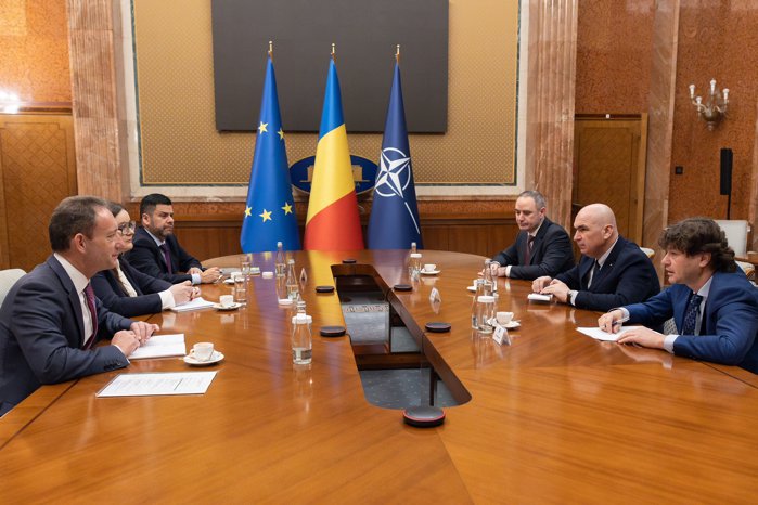 Au venit să ia pulsul economiei. Reprezentanţii agenţiei de rating Fitch au fost la Guvern să afle informaţii despre mersul economiei şi situaţia fiscală a României. „A fost reafirmată abordarea responsabilă a Guvernului în ceea ce priveşte politicile eco
