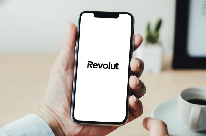Revolut extinde Revolut Pay în Regatul Unit cu o nouă funcţionalitate de autorizare a plăţilor prin recunoaştere facială şi comisioane de procesare de 0%