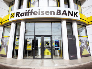 Raiffeisen vine cu preaprobarea financiară pentru creditul ipotecar direct în aplicaţia de pe telefon. Preaprobarea, valabilă 45 de zile