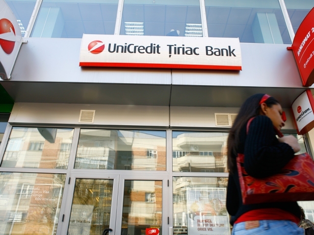 Ce mai executa bancile: UniCredit incearca sa vânda un loc de parcare pe care vrea 6.400 de euro