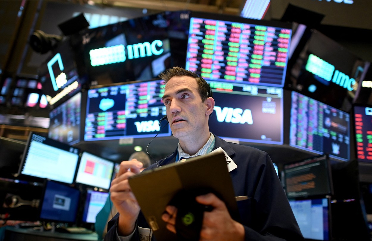 Wall Street a încheiat în scădere puternică miercuri, după cea mai ”sângeroasă” zi pe bursă din 2020 încoace. Retailerul Target a pierdut aproximativ un sfert din valoare din cauza temerilor legate de inflaţie şi de creşterile de preţuri 