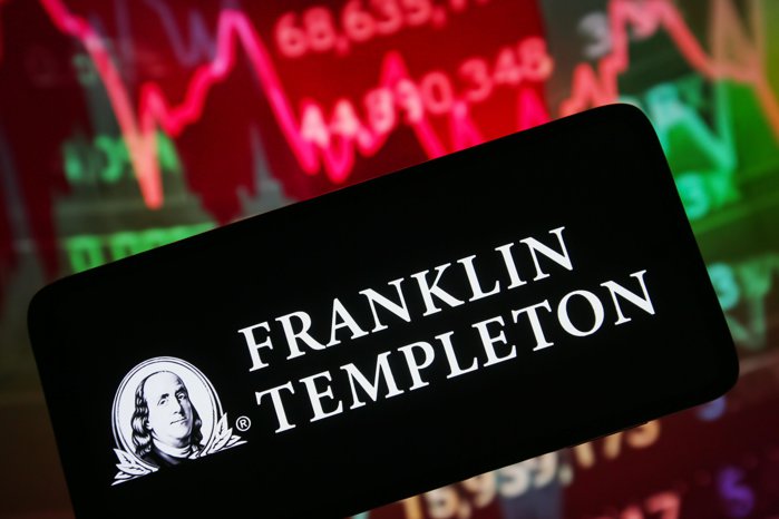 Franklin Templeton cere acţionarilor Fondului Proprietatea un nou mandat de patru ani ca administrator. Comisioane de până la 1,65% din capitalizare şi prelungirea contractului până în 2030, votul fiind programat pentru AGA din februarie 2026