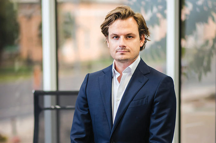 ZF Deschiderea de astăzi la Bursă. „Diferenţa vine din subvenţii şi se va echilibra până la finalul anului. Pe termen lung, urmăriţi IFRS“, spune Peter de Boer, CEO al DN Agrar, după ce compania a raportat un profit de 9,6 mil. lei în GAAP şi de 19,6 mil.