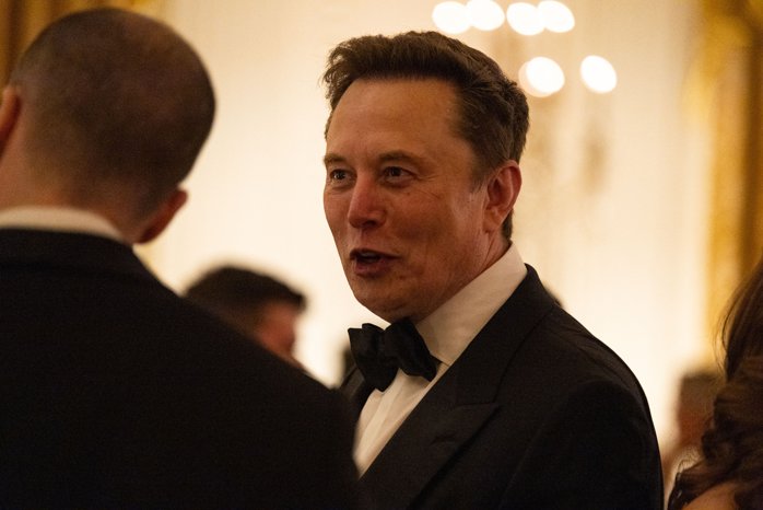 Elon Musk analizează cea mai mare fuziune din istorie: Tesla şi SpaceX ar putea forma un gigant de 3.500 de miliarde de dolari