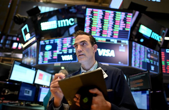 Randamentele titlurilor de stat americane se prăbuşesc, înregistrând cea mai mare scădere de la criza bancară din 2023