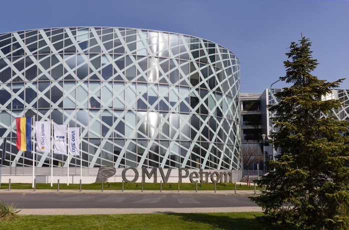 Analiştii BT Capital Partners se aşteaptă ca OMV Petrom să raporteze joi un profit operaţional ajustat de 2,8 mld. lei pentru T3, de 2 ori mai mare peste anul trecut, pe fondul scumpirii petrolului după închiderea Strâmtorii Ormuz