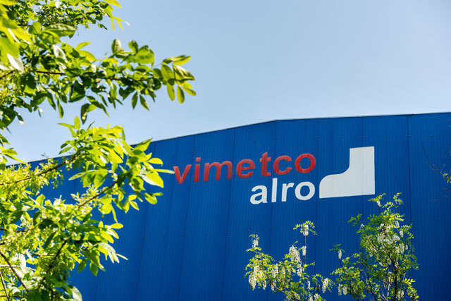 ALRO, unul dintre cei mai mari producători de aluminiu din Europa după capacitatea de producţie, a contractat o facilitate de credit sindicalizată de 260 mil.dolari, pentru o perioadă de trei ani, sub coordonarea BCR
