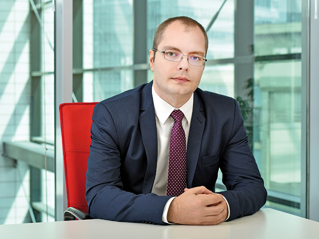 Este timpul să lăsăm pesimismul în spate: În criza din 2007 România a pierdut 15% din angajaţi, astăzi, doar 1% s-au pierdut din cauza tulburărilor economice. „Nu ne îndreptăm spre o recesiune brutală, riscuri există, dar nu ne aflăm în acel scenariu. 202
