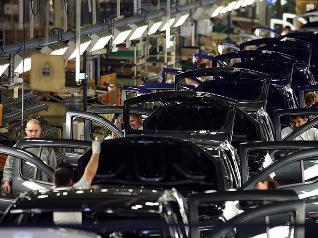 Aproape unu din cinci locuri de muncă din industria auto românească va dispărea după 2030