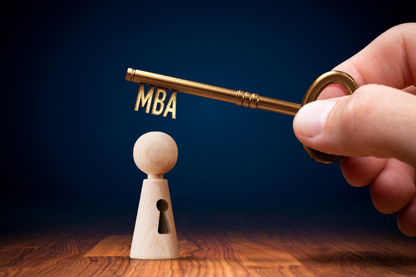 Profilul studentului la programele de MBA. IT-ul, domeniul financiar şi comerţul trimit cei mai mulţi manageri să urmeze un program de MBA