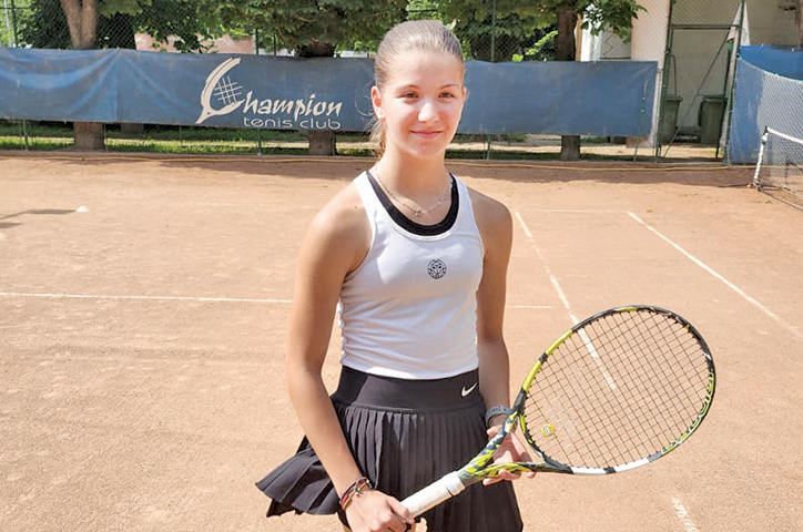#superstories. Business sportiv. Pariul ZF pe viitorii campioni. Ruxandra David, tenis, 13 ani: Când începi să participi la turnee, apare dorinţa de a câştiga, nu doar de a fi prezent pe teren. De aici totul devine mai greu pentru că îţi dai seama foarte devreme că trebuie să renunţi la câte ceva dacă vrei să îţi urmezi pasiunea