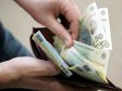 Salariul minim net sparge borna de 400 de euro (2.079 lei). 1,9 milioane de români beneficiază de creşterea cu 10% a salariului minim