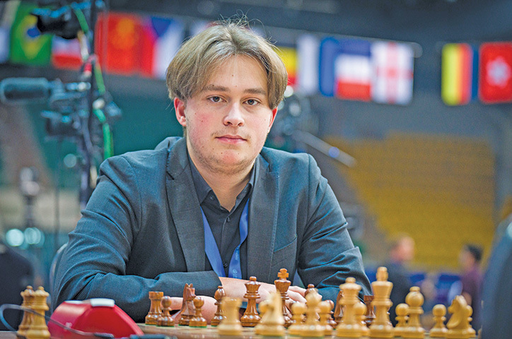 Business sportiv. Vincent Keymer, mare maestru de şah german: Şahul te învaţă ce înseamnă răbdarea, mai ales dacă joci meciuri lungi, dar şi logică şi gândire strategică