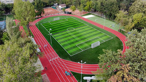 Business sportiv. România a investit miliarde de lei în săli şi terenuri de sport, dar infrastructura nu este suficientă pentru a-i aduce pe copii pe teren. Ce rol pot juca şcolile în dezvoltarea sportului de masă?