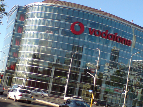 Cumpără Vodafone şi în România o companie de cablu TV?