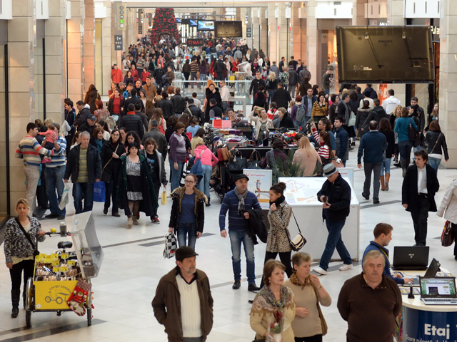 Bucureştiul ajunge anul viitor la un milion de metri pătraţi de malluri. „Volumul livrărilor anun­ţat pentru 2015 este cel mai ridicat din regiune“