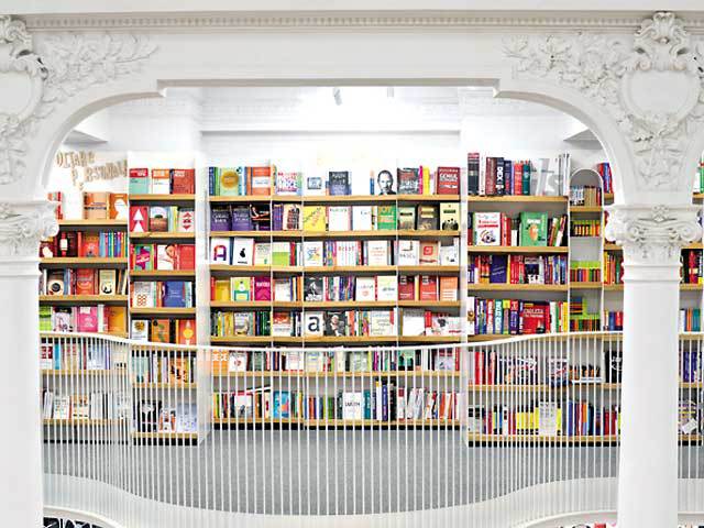 Cărtureşti, la un pas de un milion euro doar din carte în librăria din centrul vechi