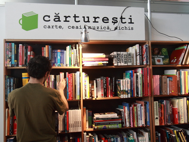 Proprietarul librăriei Cărtureşti: A crescut numărul de bonuri, vin mai mulţi clienţi în librării