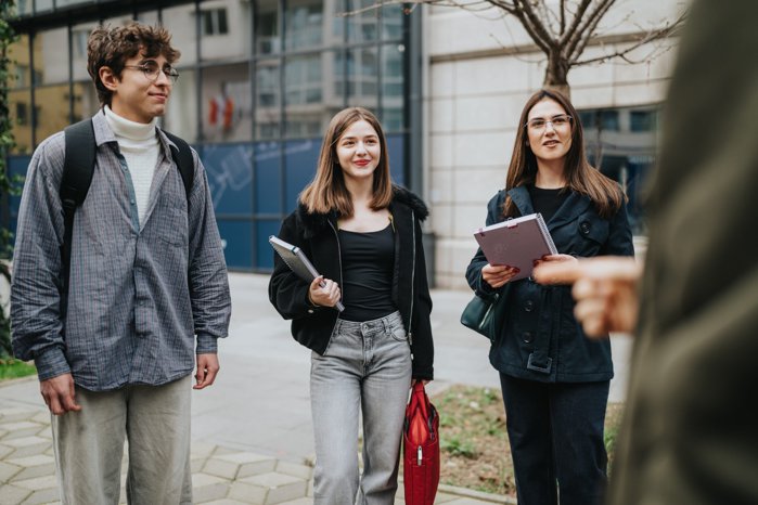 Ce nu se vede în spatele unui business de succes? VISIO aduce peste 200 de liceeni faţă în faţă cu antreprenorii din România 
