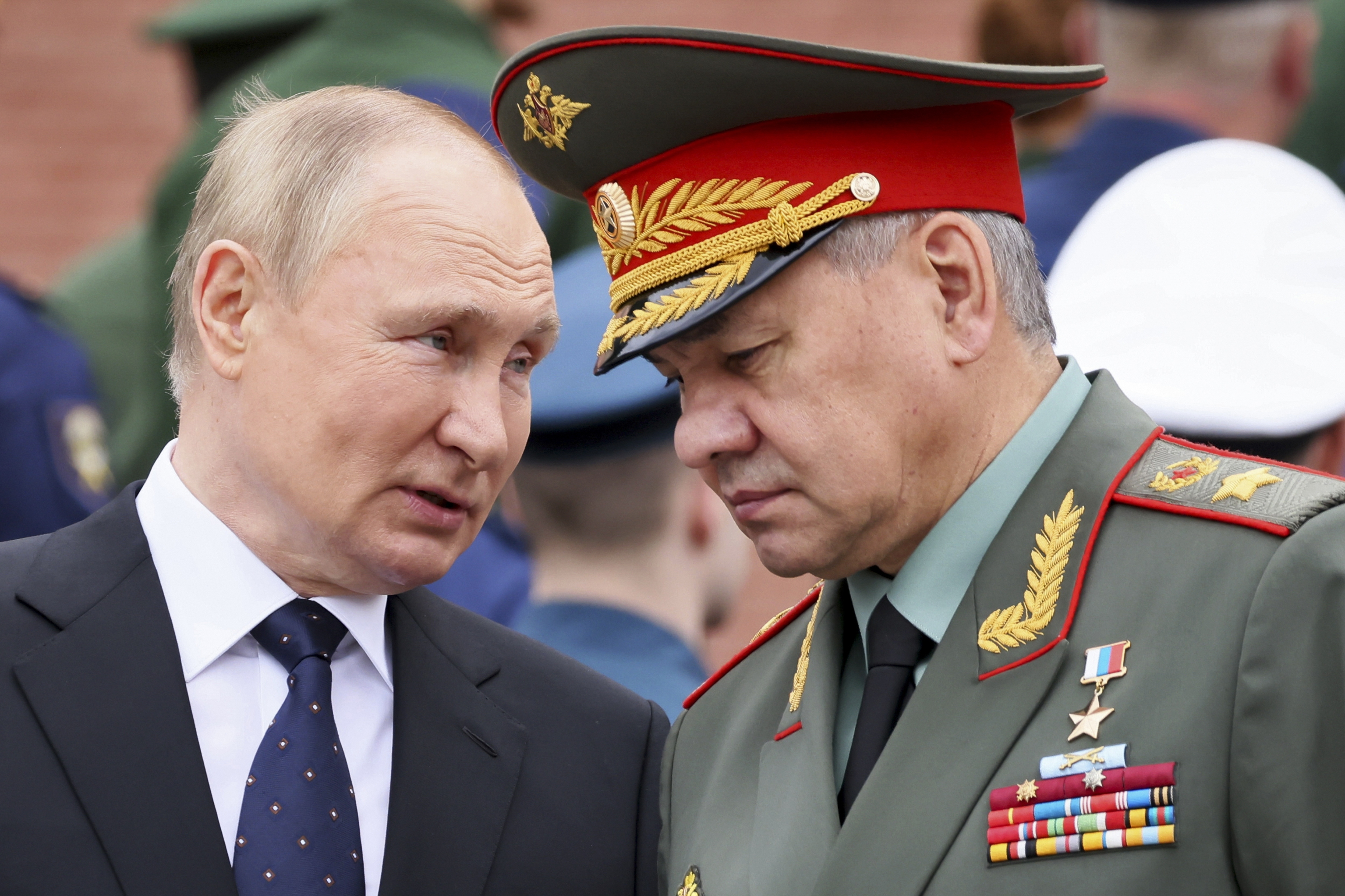 Vladimir Putin aduce din nou arsenalul nuclear in discuţie: Liderul de la Kremlin susţine că deşi armele nucleare reprezintă un factor de descurajare, riscul unui război în lume care să le împlice este în creştere