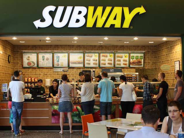 Subway, unul dintre cele mai mari branduri fast food din lume, se pregăteşte de o posibilă vânzare a afacerii. Vânzarea ar putea evalua brandul la peste 10 miliarde de dolari