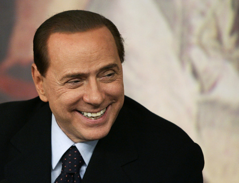 Cine a fost Silvio Berlusconi, deţinătorul unui imperiul mass-media şi una dintre cele mai controversate figuri politice care a condus Italia de 3 ori