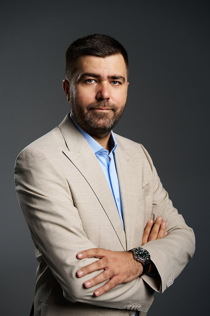 ZF IT Generation. Start-up Pitch. Alexandru Puiu, fondator şi CEO Declaro – aplicaţie pentru contabilitate: Am pornit cu o investiţie iniţială de 1 mil. euro. Acum avem 200 de clienţi şi vrem să închidem anul cu circa 300. Până în septembrie 2027 vrem să 