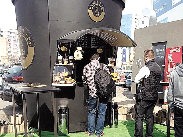 Doi antreprenori vor să deschidă 20 de „buticuri“ cu cafea la 2 lei